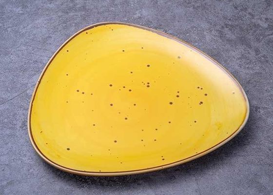 10.5 Inch High Temperature Resistance Triangle Ceramic Dinner Plate