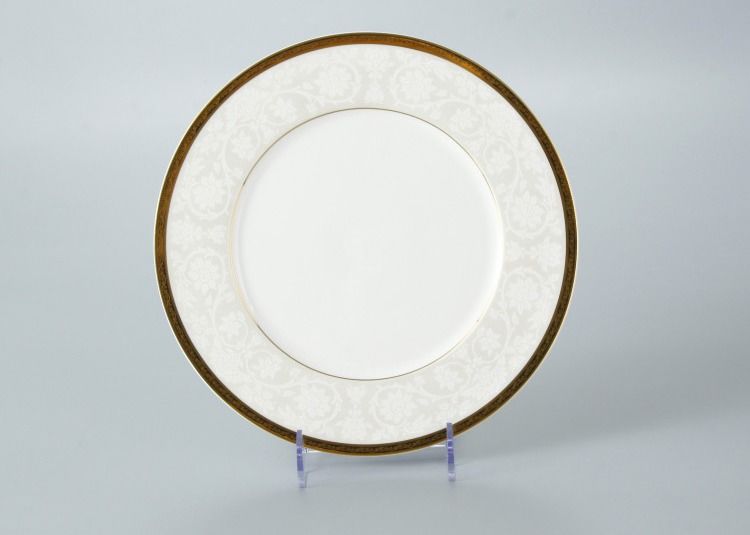 No Cadmium Bone China Dinnerware Set