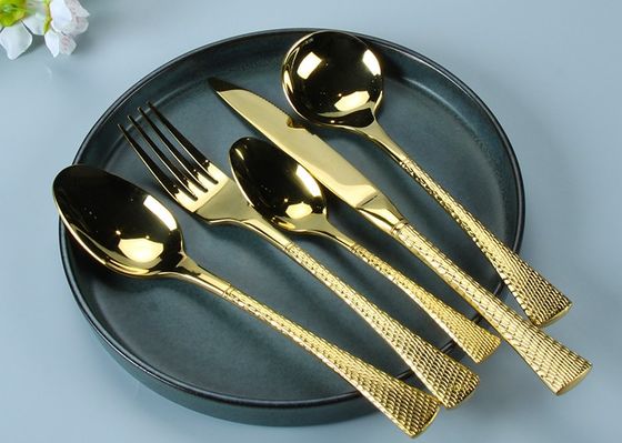 مجموعة أدوات مائدة ذهبية من الفولاذ المقاوم للصدأ